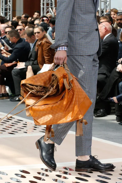 Look 3